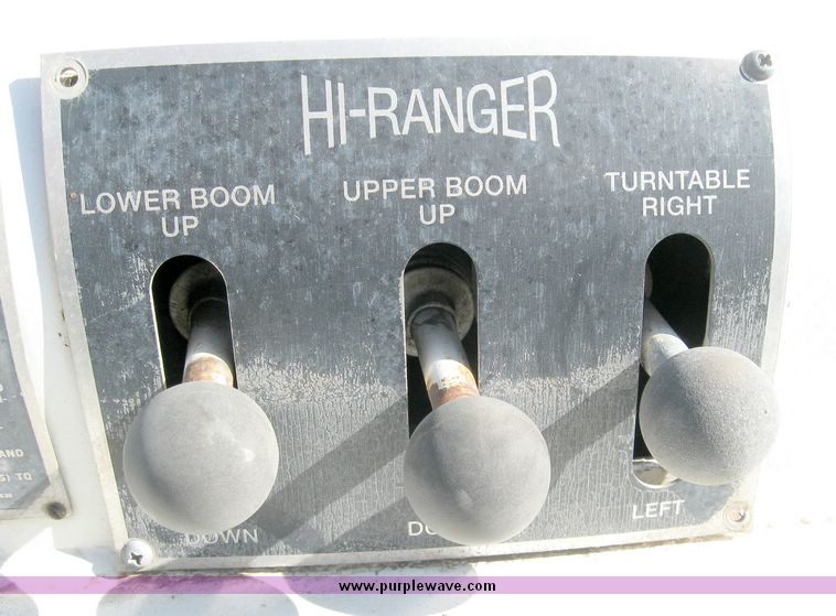 image for item 9579 1975 GMC 6500 boom truck