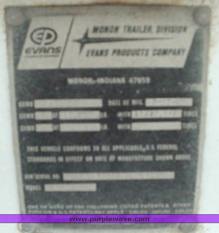 image for item 1001 1982 Monon dry van semi trailer