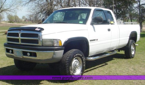 image for item 1100 2001 Dodge Ram 2500