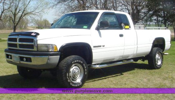 image for item 1100 2001 Dodge Ram 2500