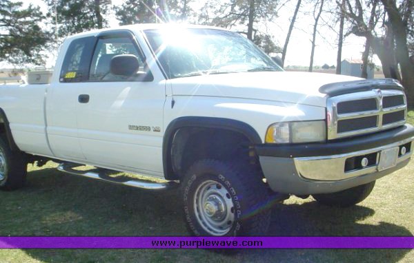image for item 1100 2001 Dodge Ram 2500
