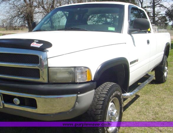 image for item 1100 2001 Dodge Ram 2500