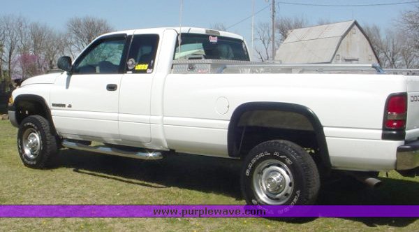 image for item 1100 2001 Dodge Ram 2500