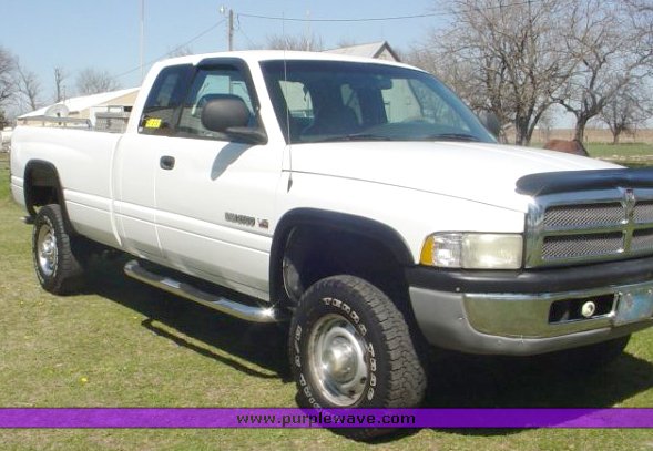 image for item 1100 2001 Dodge Ram 2500