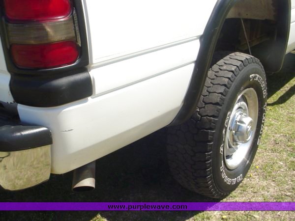 image for item 1100 2001 Dodge Ram 2500