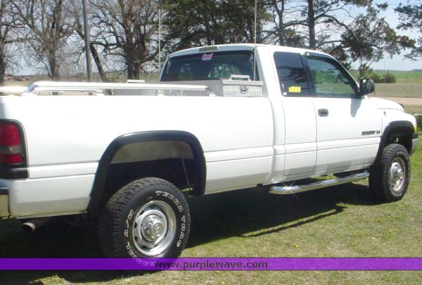 image for item 1100 2001 Dodge Ram 2500