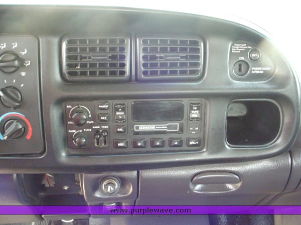 image for item 1100 2001 Dodge Ram 2500