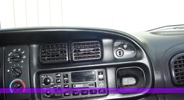 image for item 1100 2001 Dodge Ram 2500