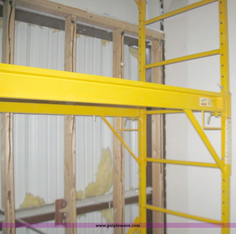 image for item 2095 Scaffold giant 12' rolling scaffolding
