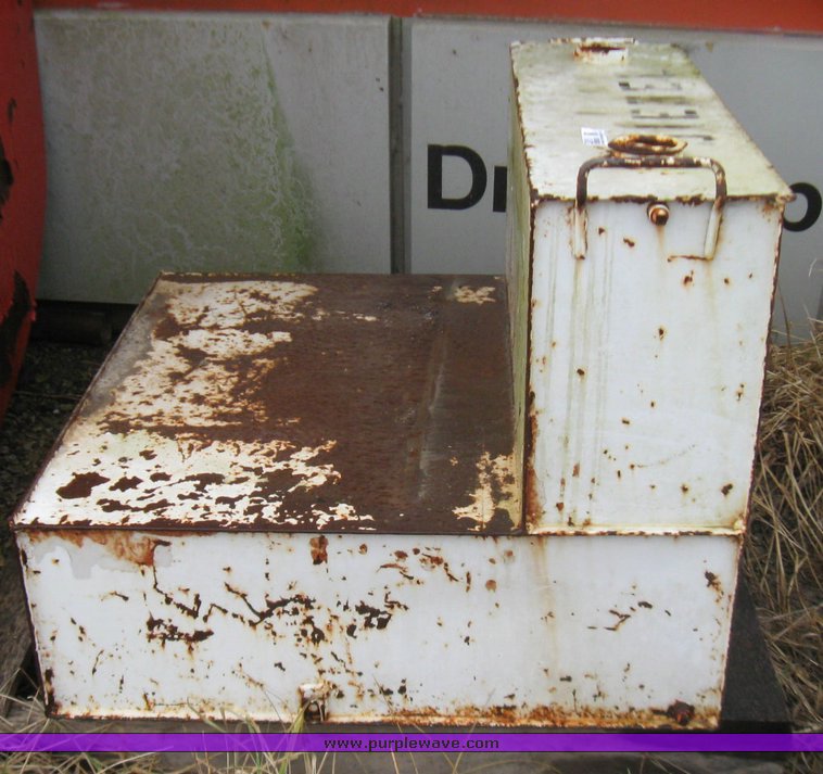 image for item 3018 52 gallon L shaped fuel tank