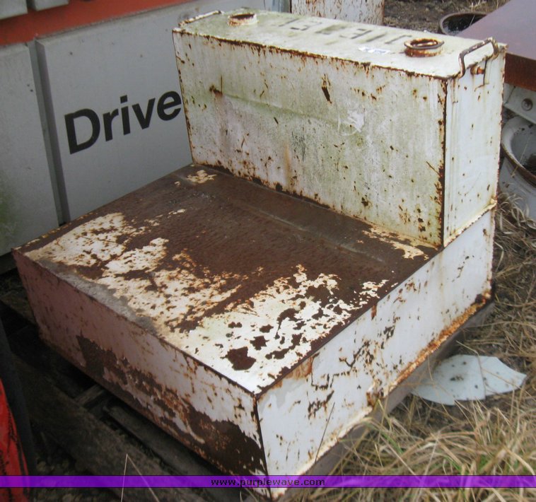 image for item 3018 52 gallon L shaped fuel tank