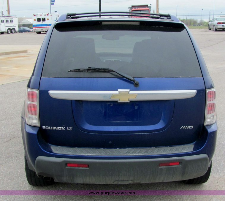 image for item 3062 2005 Chevrolet Equinox LT