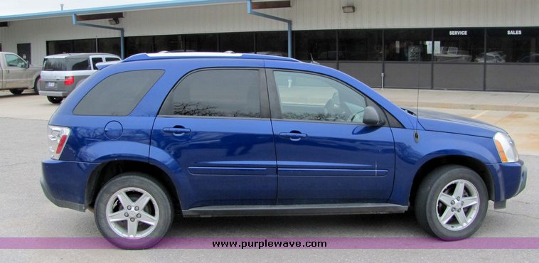 image for item 3062 2005 Chevrolet Equinox LT