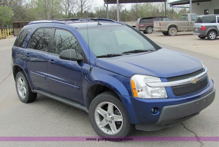 image for item 3062 2005 Chevrolet Equinox LT
