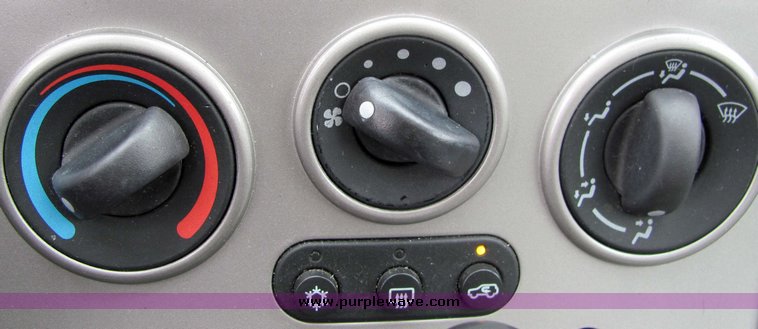 image for item 3062 2005 Chevrolet Equinox LT