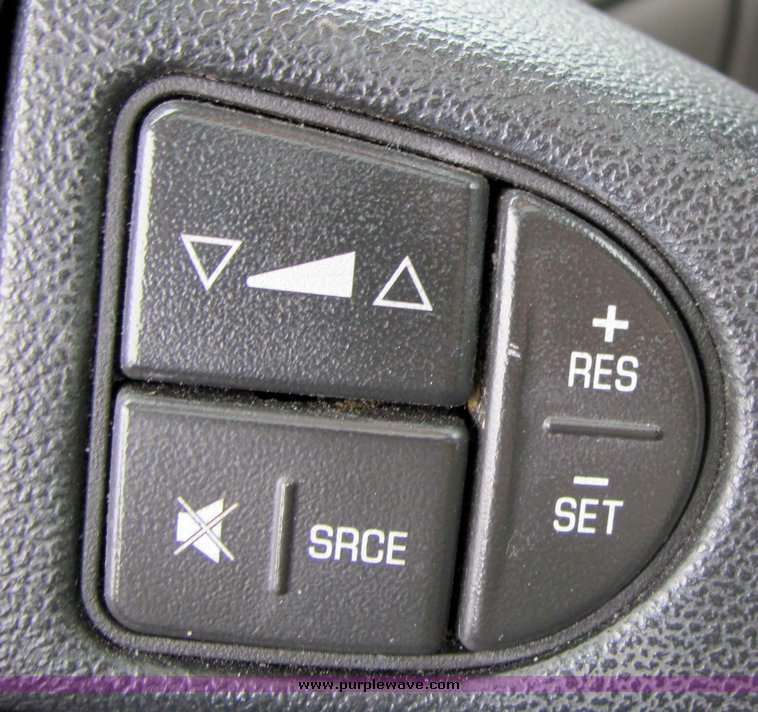 image for item 3062 2005 Chevrolet Equinox LT