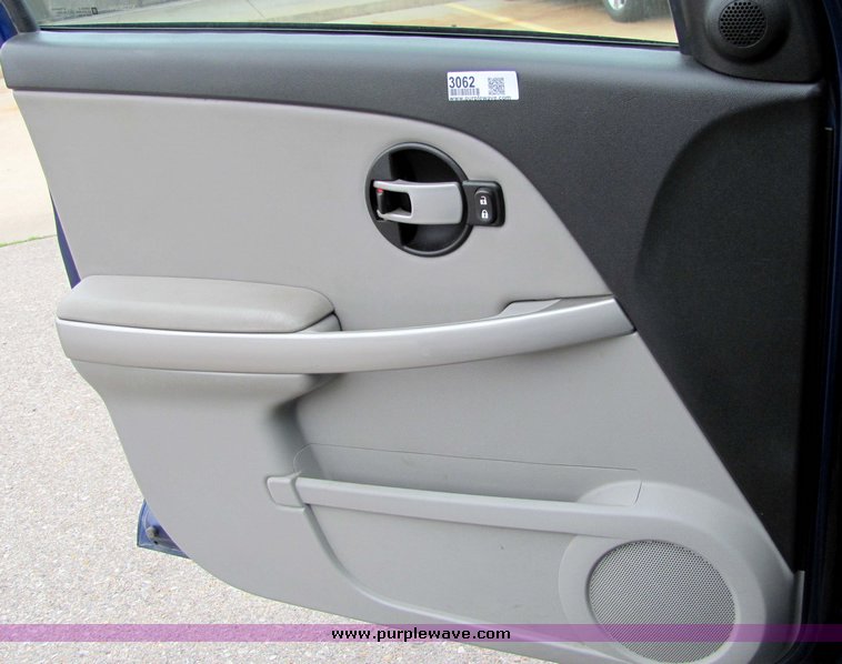 image for item 3062 2005 Chevrolet Equinox LT