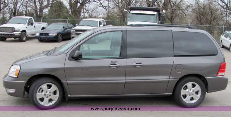 image for item 3063 2006 Ford Freestar SEL