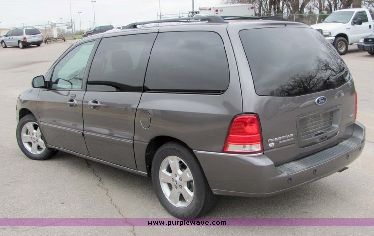 image for item 3063 2006 Ford Freestar SEL