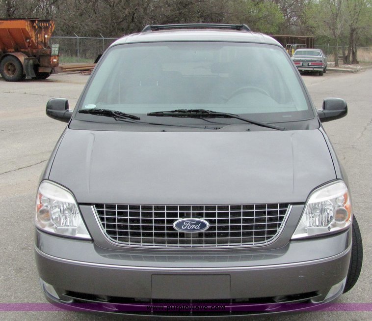 image for item 3063 2006 Ford Freestar SEL