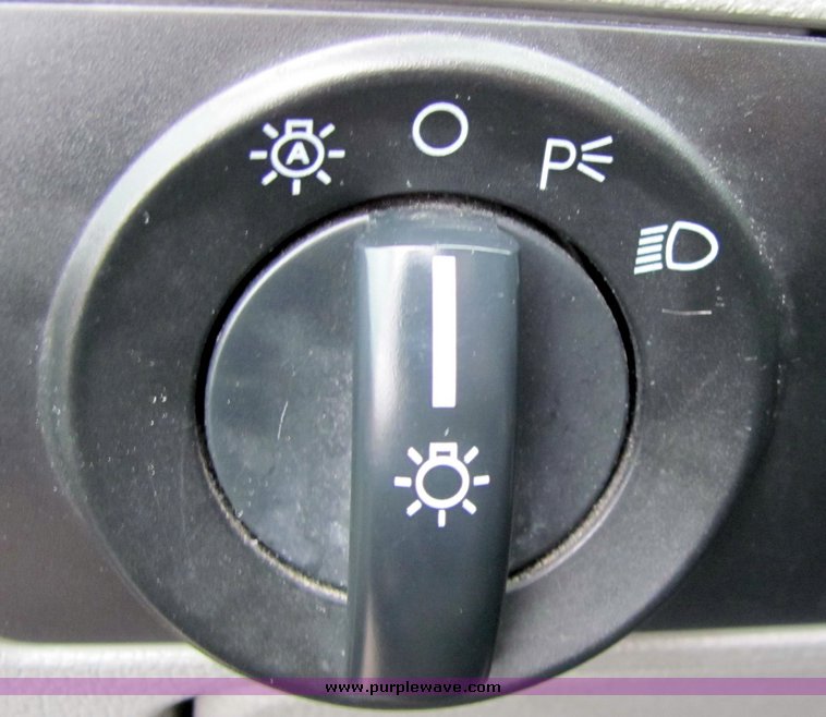 image for item 3063 2006 Ford Freestar SEL