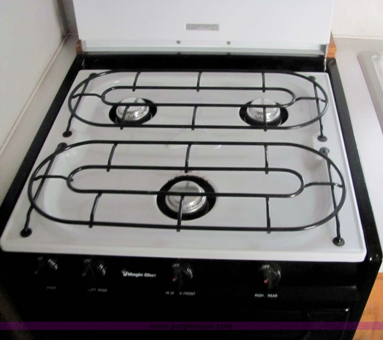 image for item 3067 1998 Forest River Wildwood 25' tandem axle fifth wheel camper