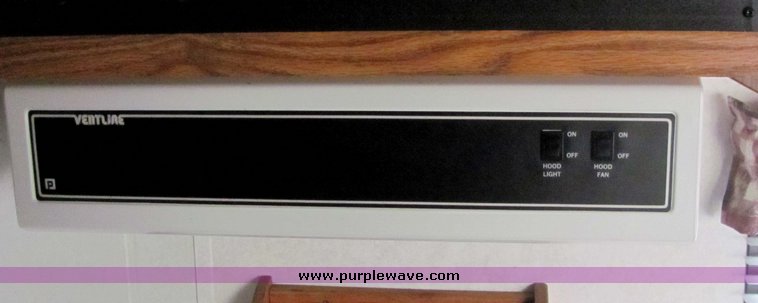 image for item 3067 1998 Forest River Wildwood 25' tandem axle fifth wheel camper