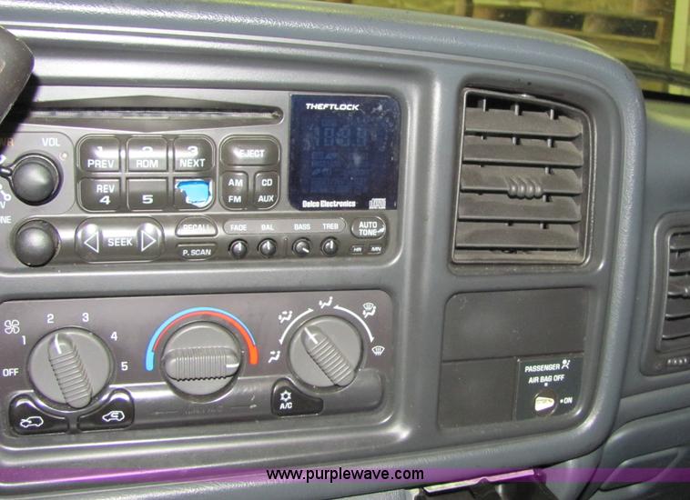 image for item 3601 2002 GMC 1500 LS pickup truck