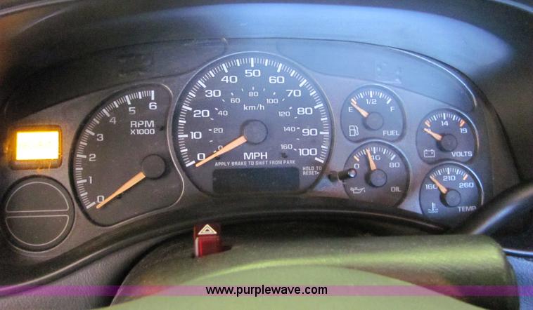 image for item 3601 2002 GMC 1500 LS pickup truck