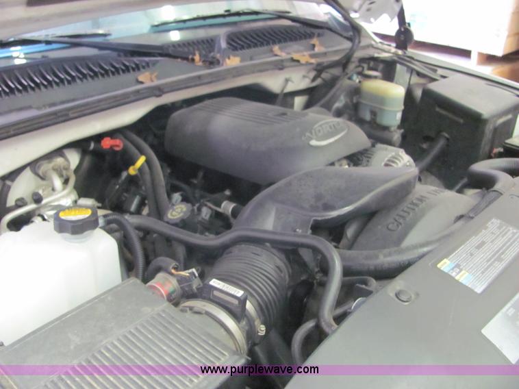 image for item 3601 2002 GMC 1500 LS pickup truck