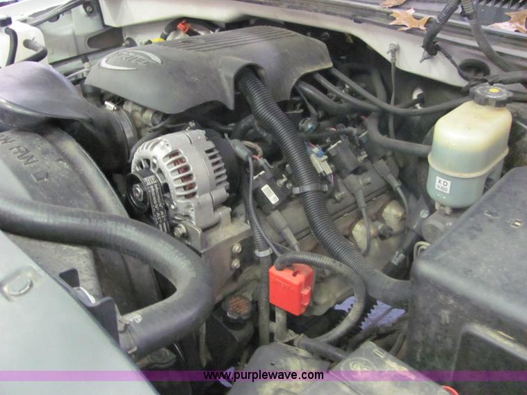 image for item 3601 2002 GMC 1500 LS pickup truck