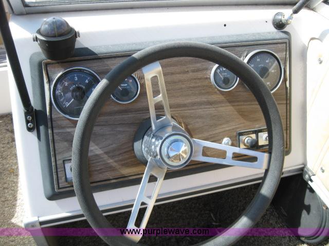 image for item 5000 1979 17'3" open bow boat