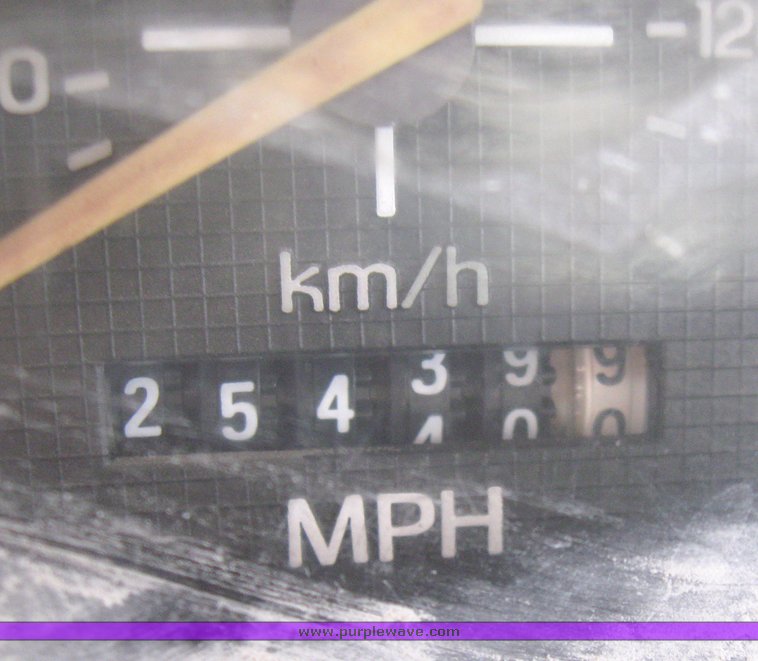 image for item 5315 1982 Ford F350 pickup