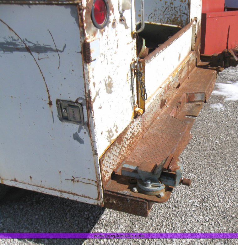 image for item 5315 1982 Ford F350 pickup