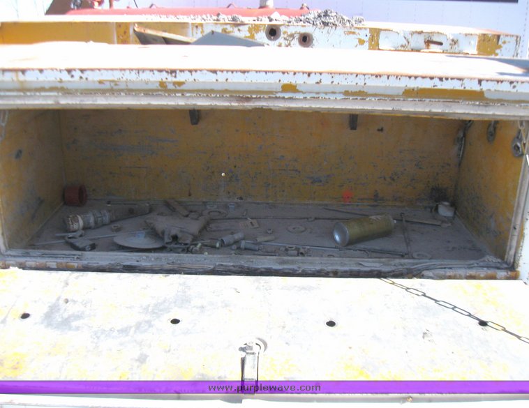 image for item 5315 1982 Ford F350 pickup