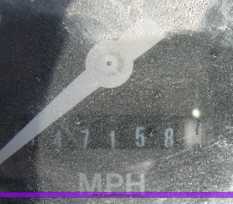 image for item 5476 1984 Ford C8000 water truck