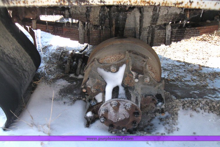 image for item 5476 1984 Ford C8000 water truck