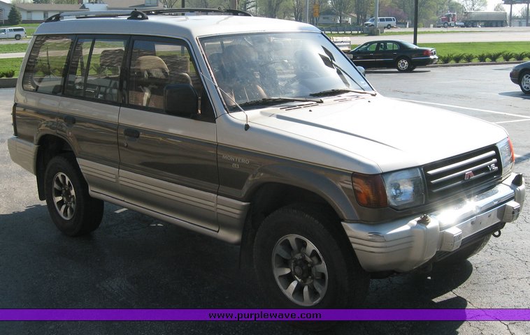image for item 5588 1992 Mitsubishi Montero LS 3.0L V6 FI