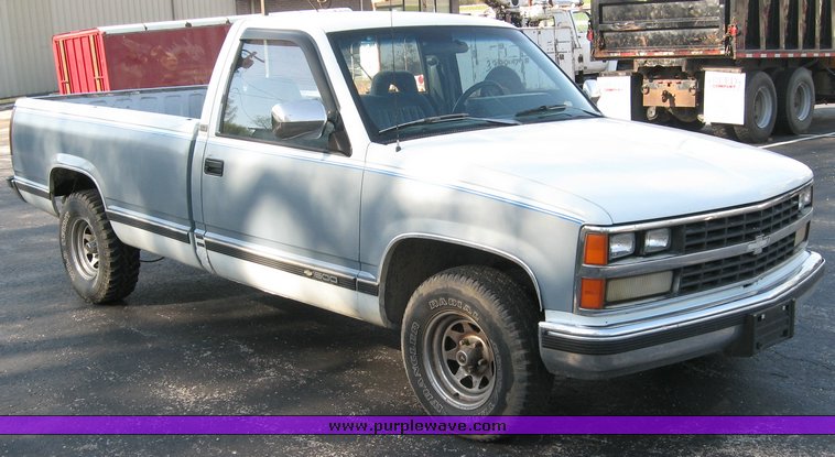 image for item 5589 1988 Chevrolet Silverado 1500 pickup