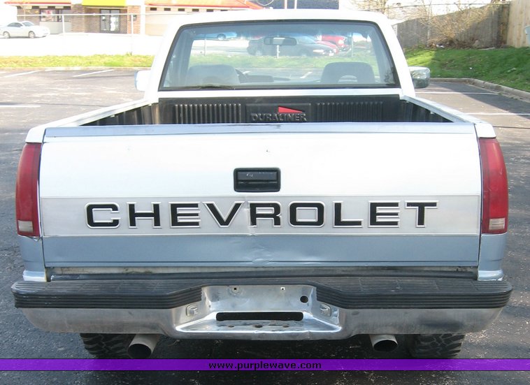image for item 5589 1988 Chevrolet Silverado 1500 pickup