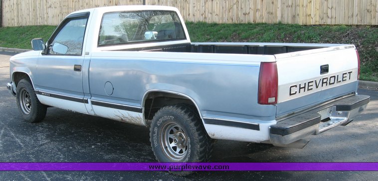 image for item 5589 1988 Chevrolet Silverado 1500 pickup