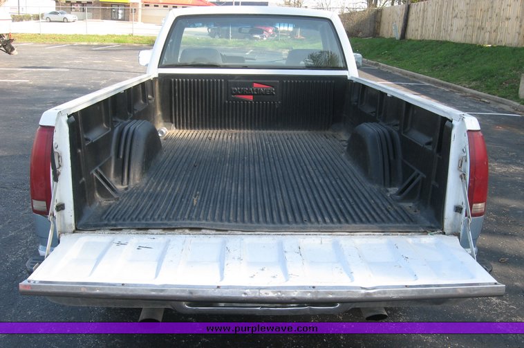 image for item 5589 1988 Chevrolet Silverado 1500 pickup