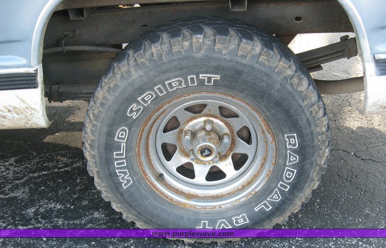 image for item 5589 1988 Chevrolet Silverado 1500 pickup