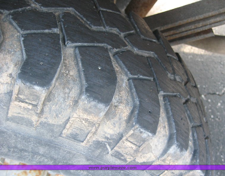 image for item 5589 1988 Chevrolet Silverado 1500 pickup