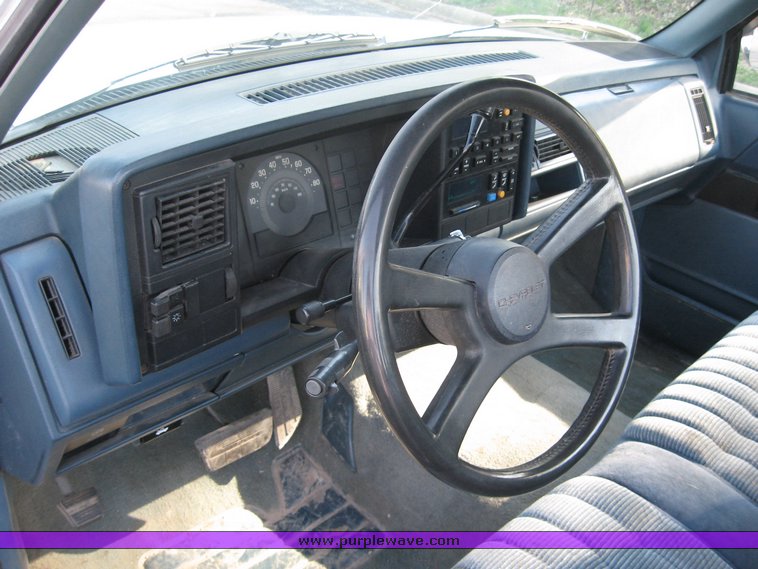 image for item 5589 1988 Chevrolet Silverado 1500 pickup