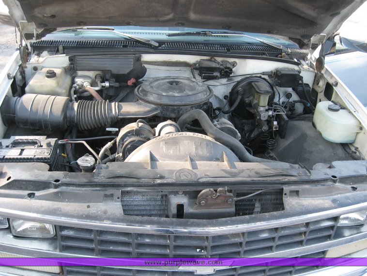 image for item 5589 1988 Chevrolet Silverado 1500 pickup