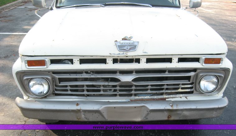 image for item 5590 1966 Ford F100 pickup