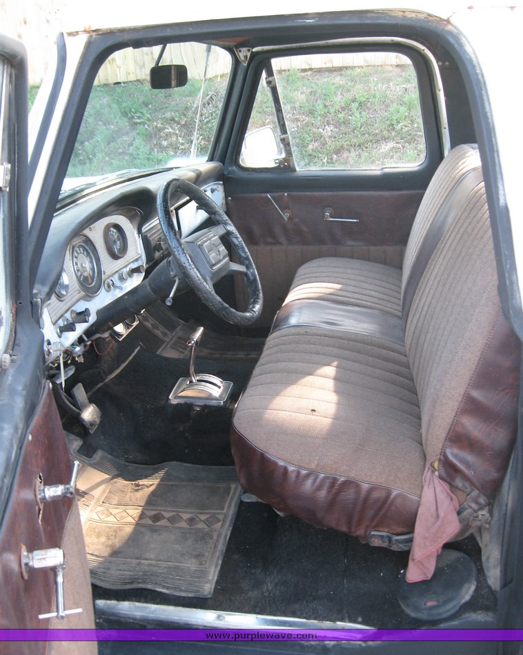 image for item 5590 1966 Ford F100 pickup