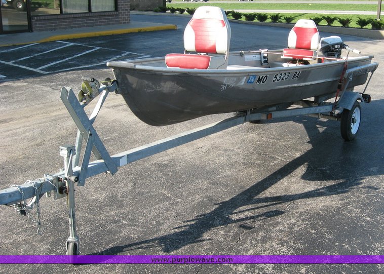 image for item 5591 1975 Landa aluminum V-bottom boat