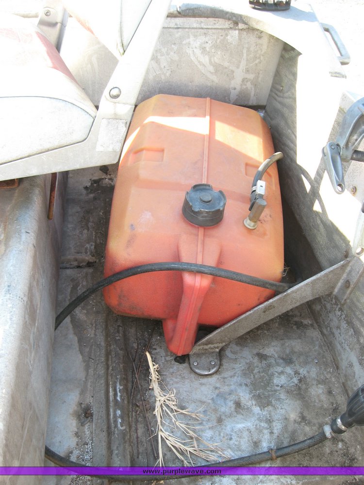 image for item 5591 1975 Landa aluminum V-bottom boat